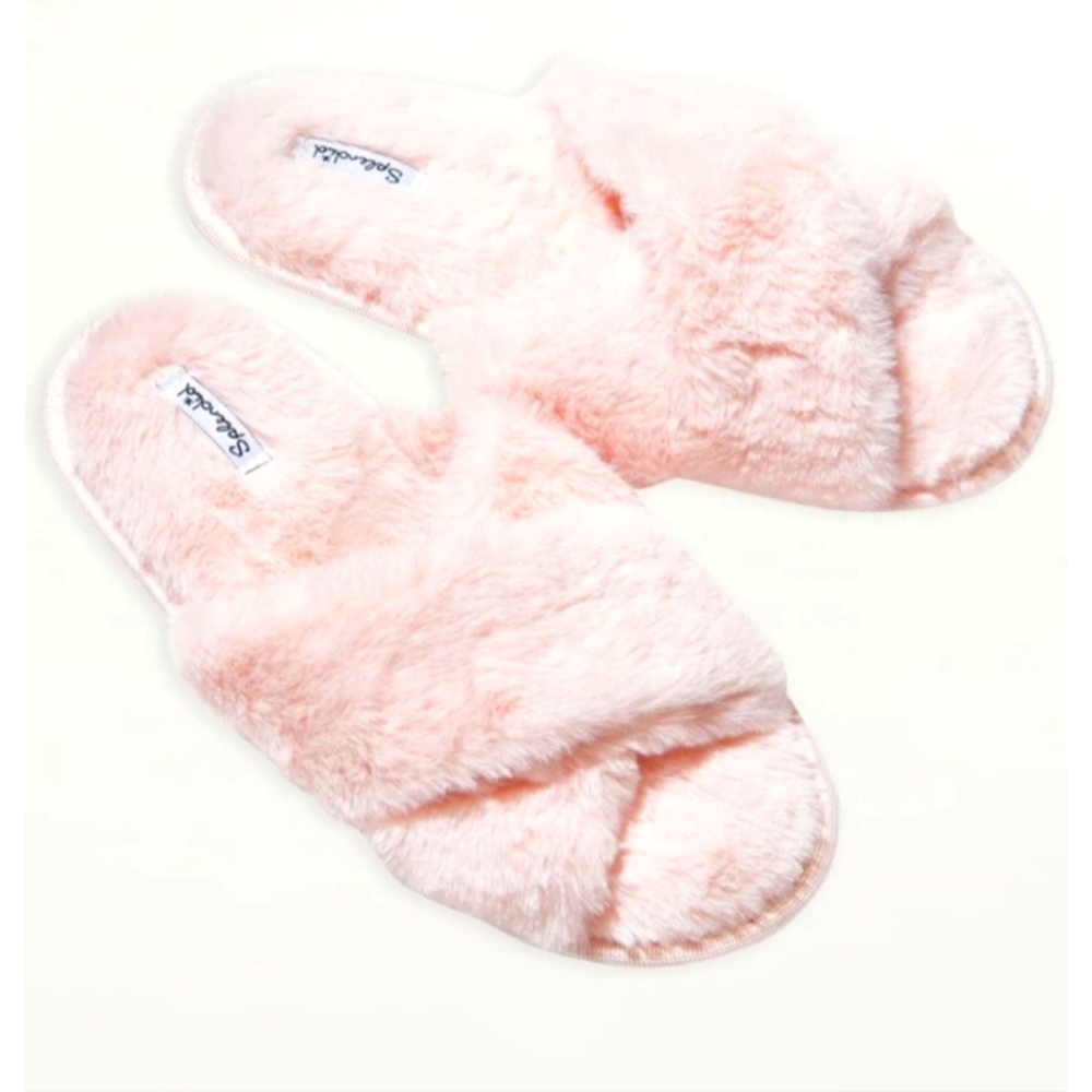 Splendid Pink Crisscross Faux Fur Slippers. Size M/L